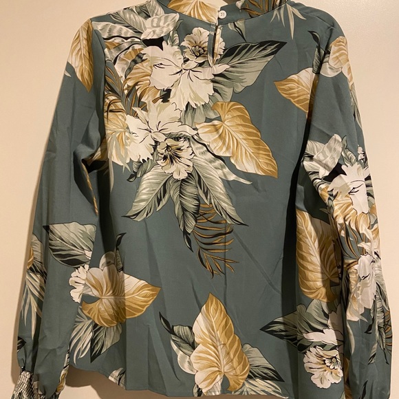 SHEIN blouse - Picture 2 of 2